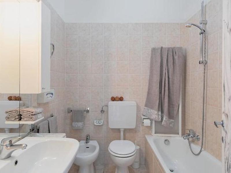 86B44CC078E183700645F63F5CC354FE