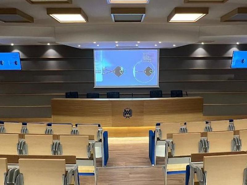 E05D33CDDF95E15085D2480AACE14344