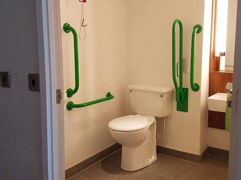 D7B1AB33C1566164ED75BF16BF3D31BC