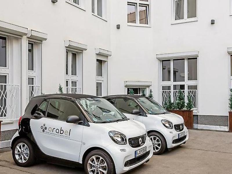 B5FF4C73F72DC40C4224963E1F7C0377