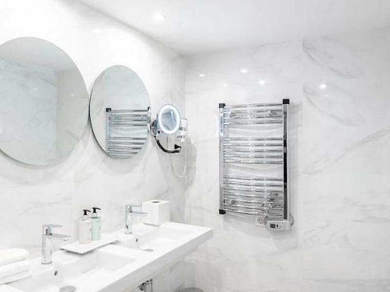 EFF935EE21CFC012DC1AB17BB1BB1214