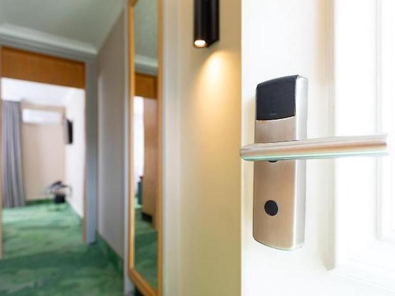 C49BEEFE40AD823C7AC0FF8D36EB78F8