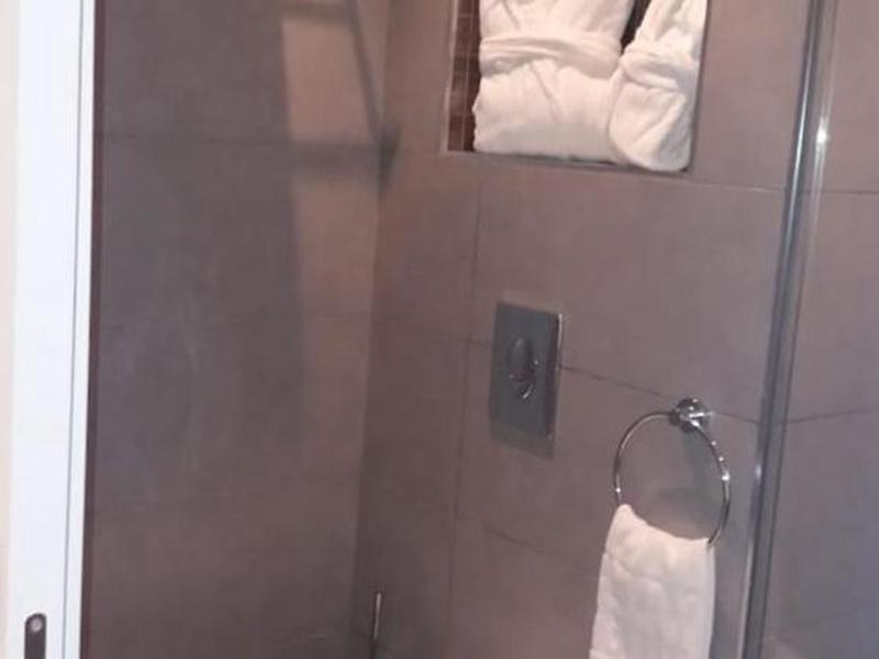 8E00FA4F1AE0AEA67F8D264AA2A7CC0A