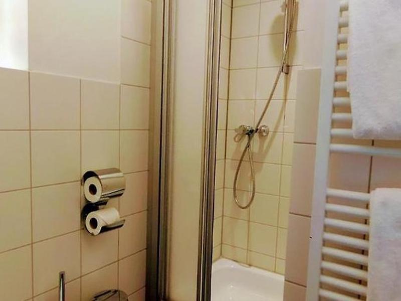 469BAD62306C6B24CE7C6A8721A4E989