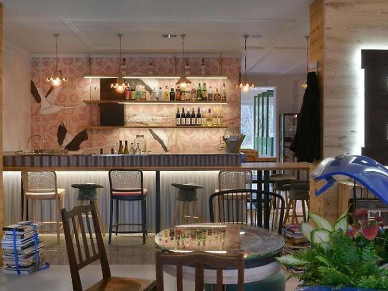 99EC2C8EE0876D2C9A759851C8BC6185