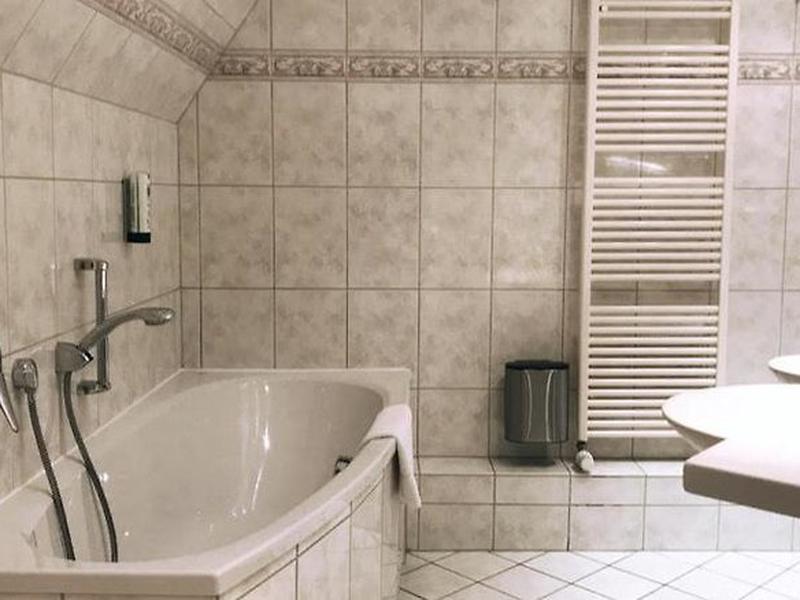 50332513B5AA1503B33B0180FD5C2A3D