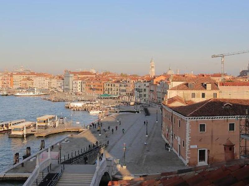 7F0701FBF689D6EBC9432D9F26DF04DE