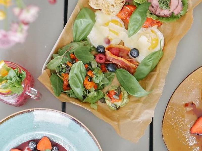 F201F011BAF27A2546F926DDA104F859