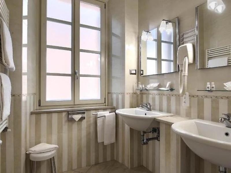 5D28BDE3F284D6E2D0A84A6A3E62359E