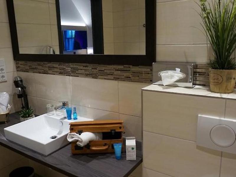 9B96802E778D5E6FA027B8655329AE17