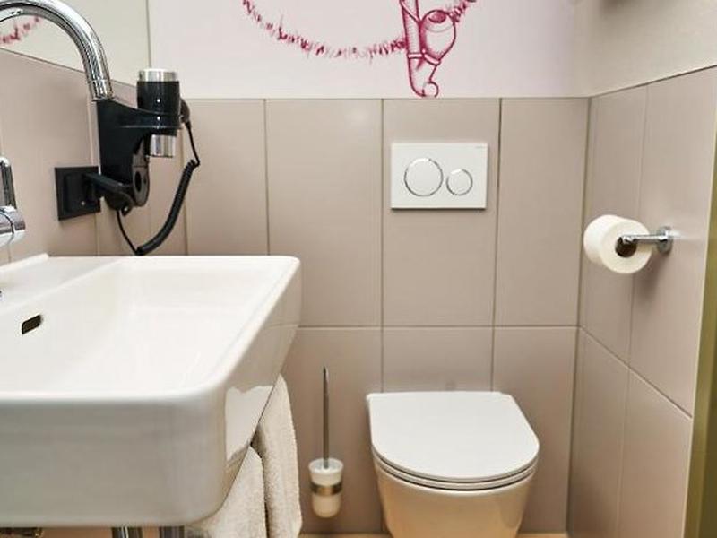 6649B906BD10859C80B822A8E8148B19