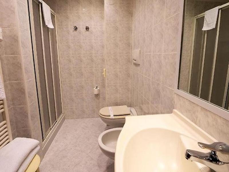 4C8B5B830A565F033976DBF8D7CBF18E