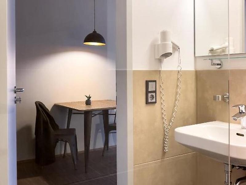 594D32A425964114F7619A0161D62BB1