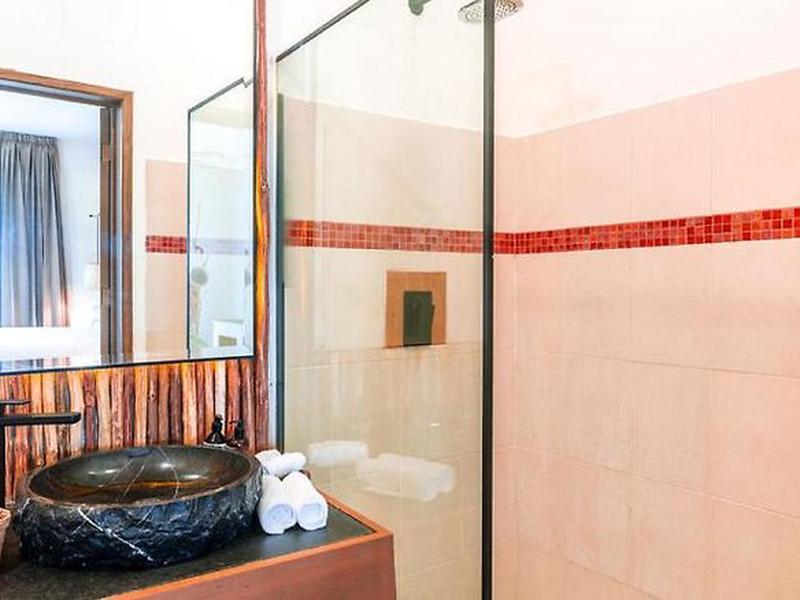 2164F961C8DBD457DDD57E670EAE0835