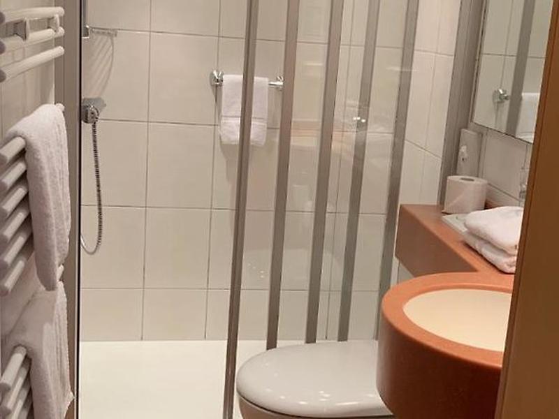 71A94C999540BED978EA19F3D88B75ED