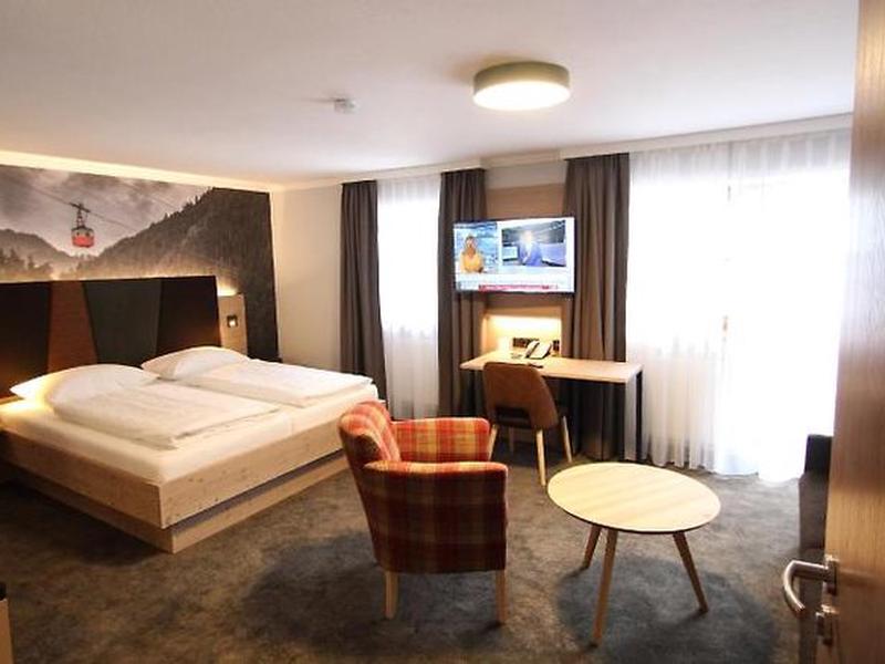 3693230A094D4FA5A30C8B5F8AE82472