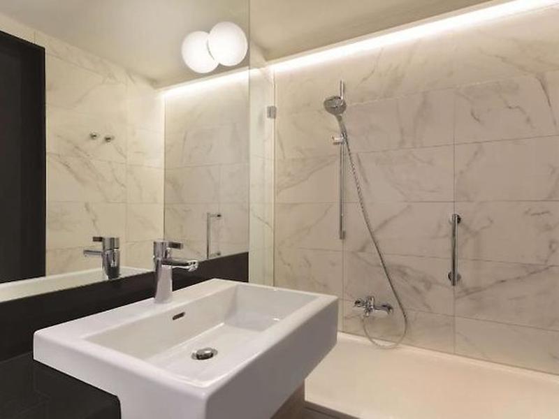 B95998EAC1092708D0AFD6FC8241E733