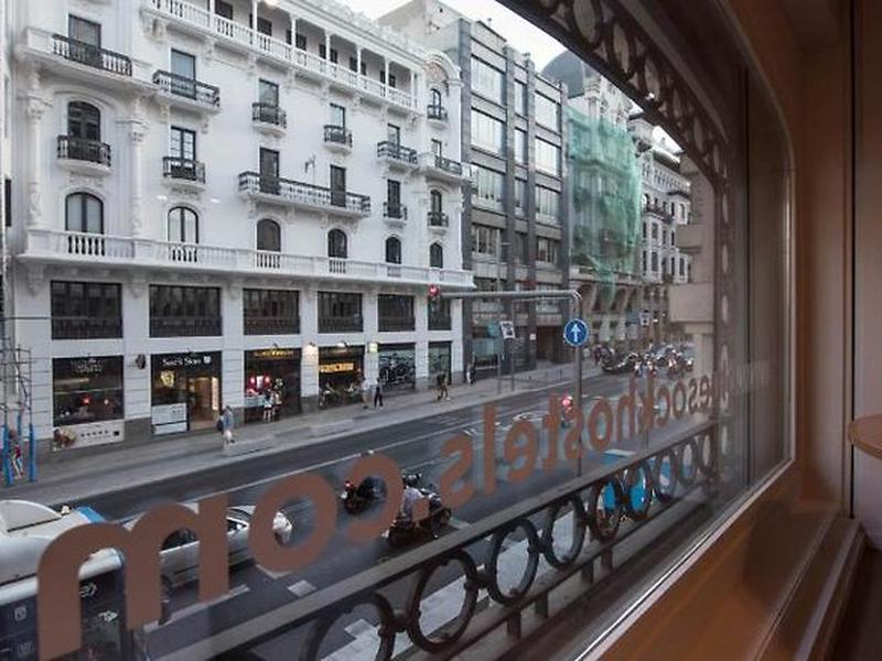 B42011714CF9475B0EA2FB009DCBEA23