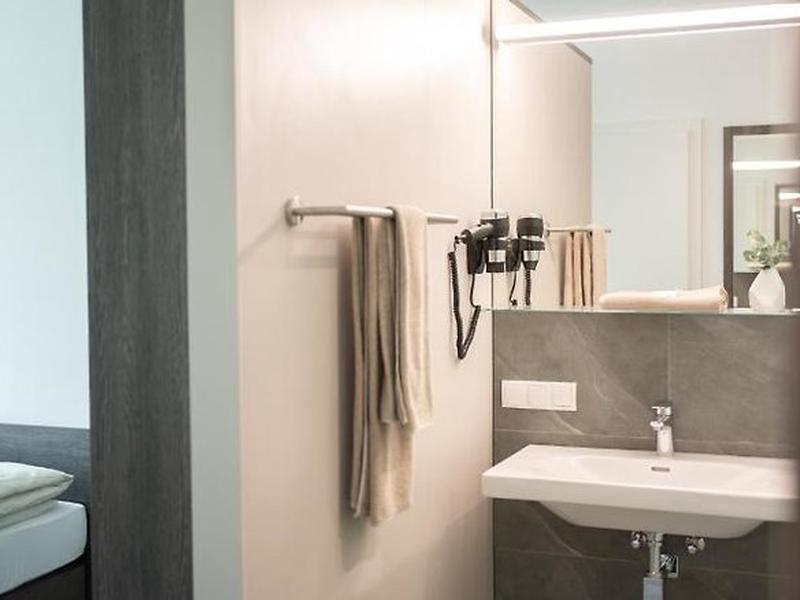 EB46CBB13BDAFF7FF08BA1E1E360557B