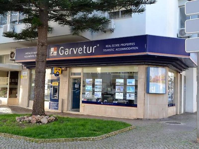 DBB7C22C25FC9D6F3EBB9A341B8D3CD6