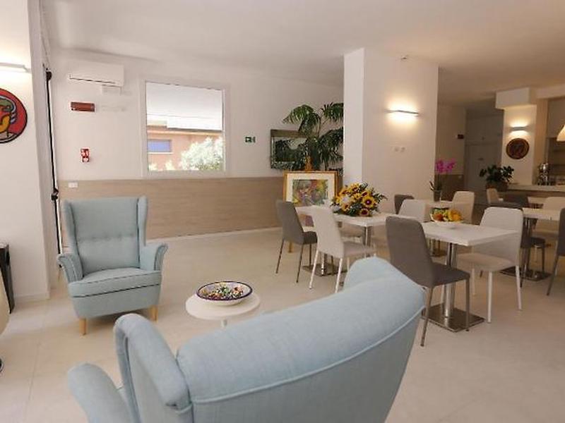 EFD9D68F18B5EA2E747425CCD055C5B9