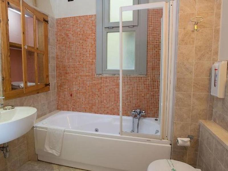 A235D4F22673690F2165AAE762A4EF0A