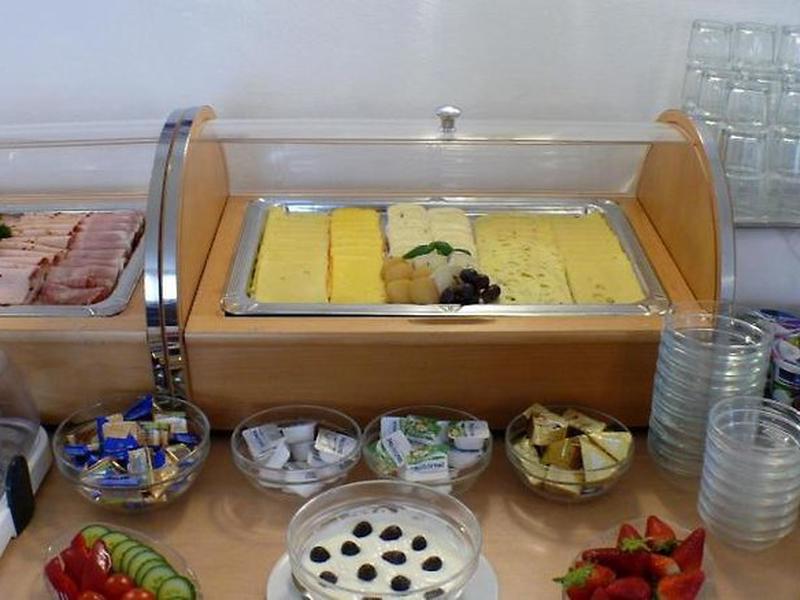 99CC982F03CA06105F66ED456C0FE8C0