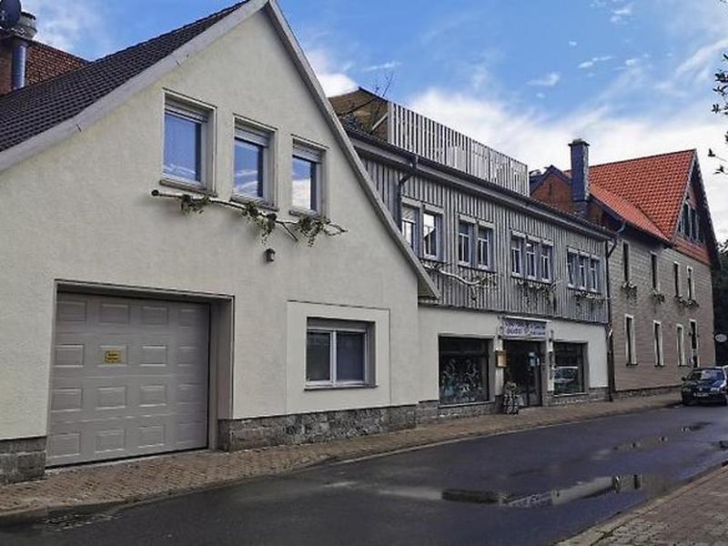 F4DB4475B628C9A2B8D9885EE6E96D7E