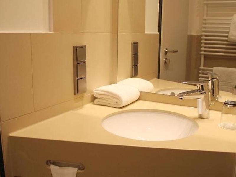 2F342F5C6D4E7E55AA30EDA494CB0863