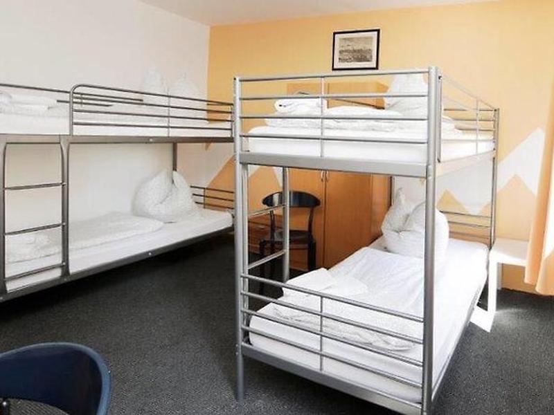 8CB2411FC24A7F088E9241F59A36FDDB