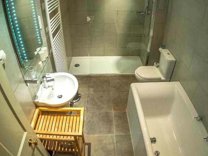 26E4376573D992345967768CB71708C2