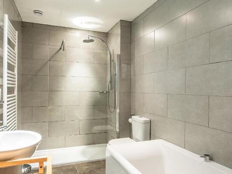 DECEE61F655A90B0ADB9B8612EC5F802