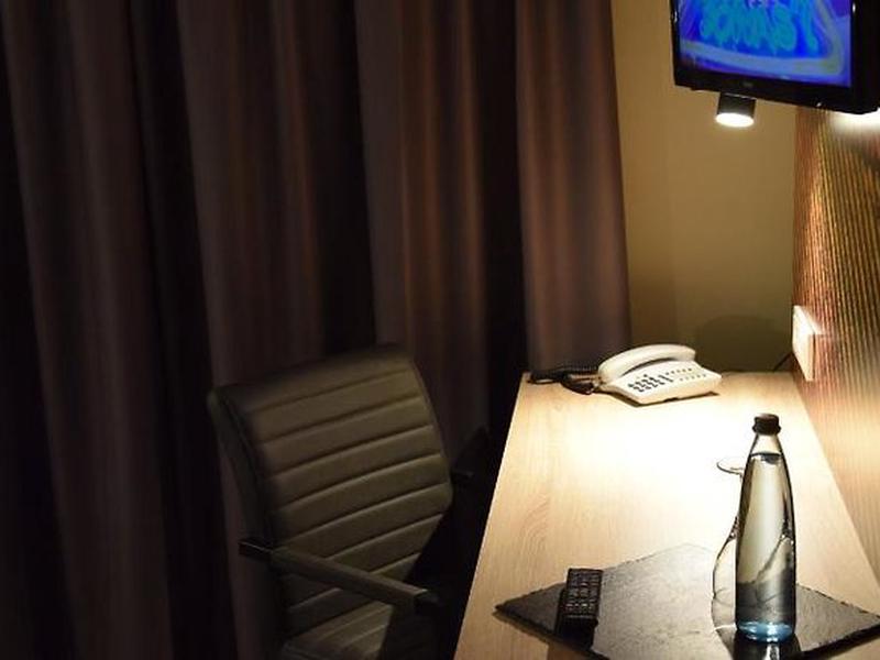 0AF541C8FD252BBC2584E834EBDA05F5