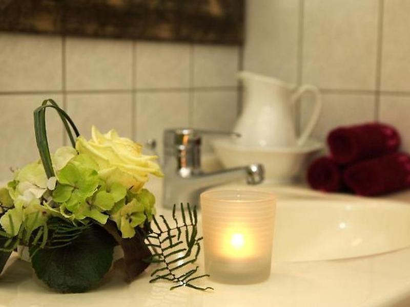 83F9BAA7F791690D4B0D99AE1B6E6FAA