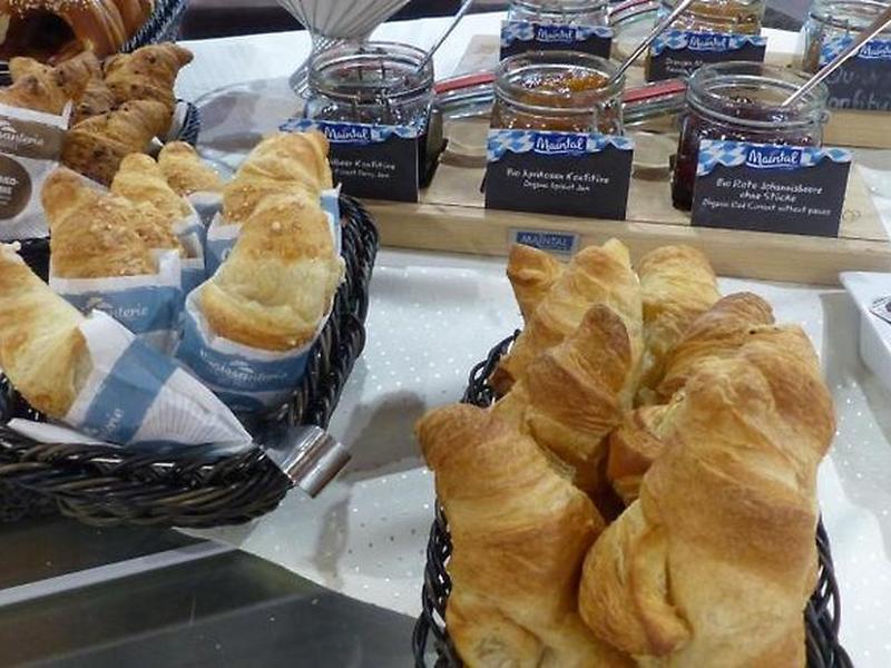 1DFE40C017BA7BD095B12E3186E1B53B