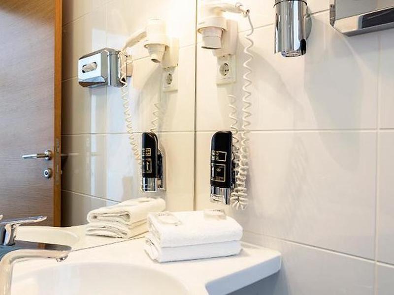 B68C7B50219AF0C32F9767E4EF01BEC7