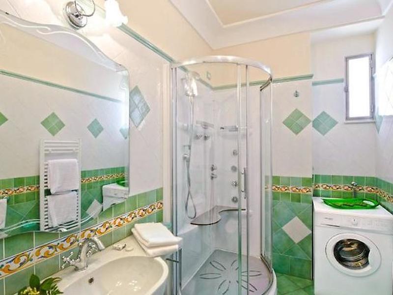 18D895DD8EC2E0FDAFA9CB96BAD20172