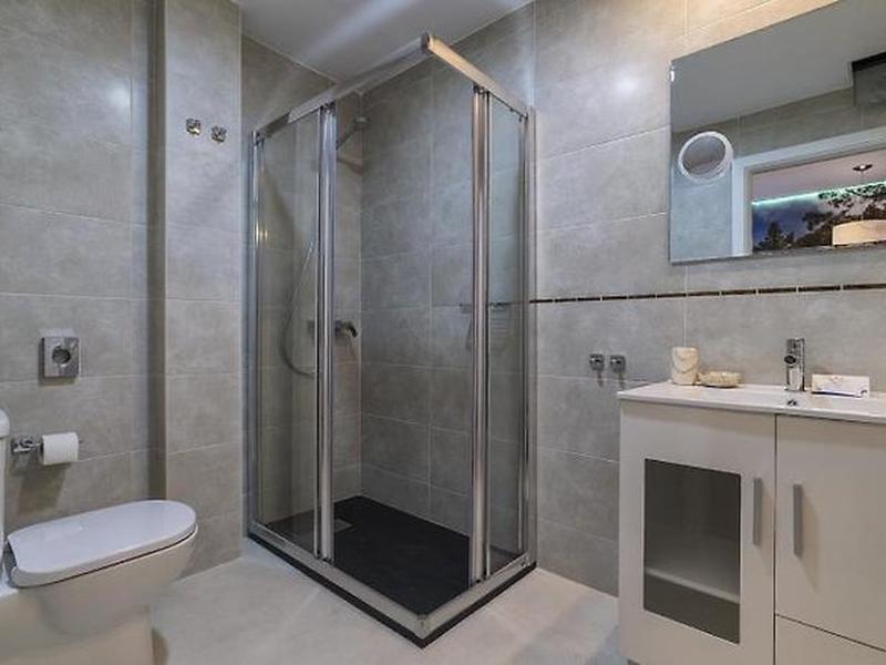 746A668EA1FED4C7888ECE96E30BECA4