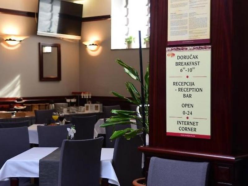 21975B67156EA79BD9D8BEB895BB9764