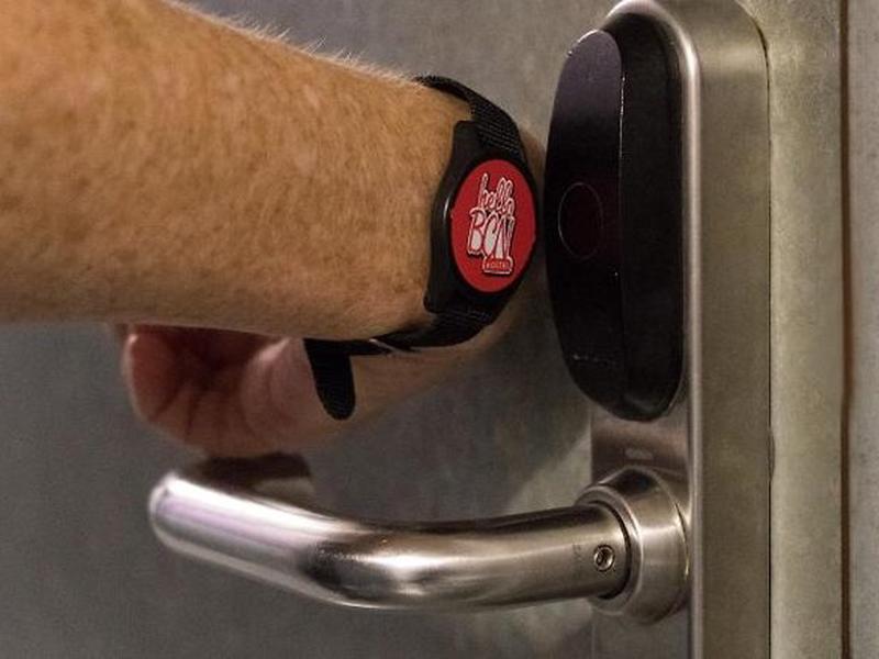 BB6BA0D55FF5CD1F2BCAFEE21BA03B54