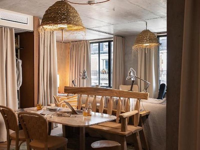 060716FB2B8BB7E964E6890725F3061C