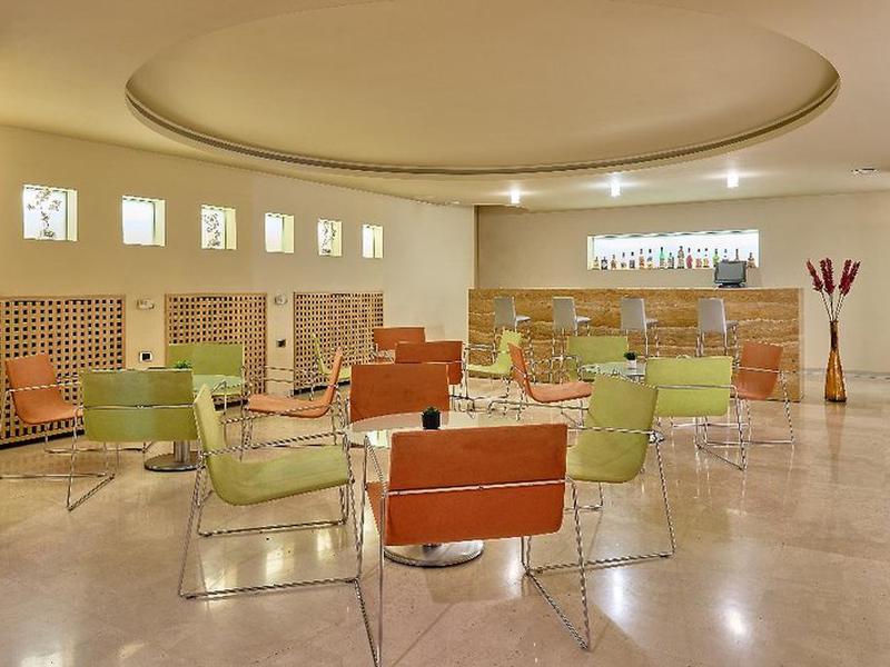 A1E4AAA9429A555FBED9C2A66D4316E1