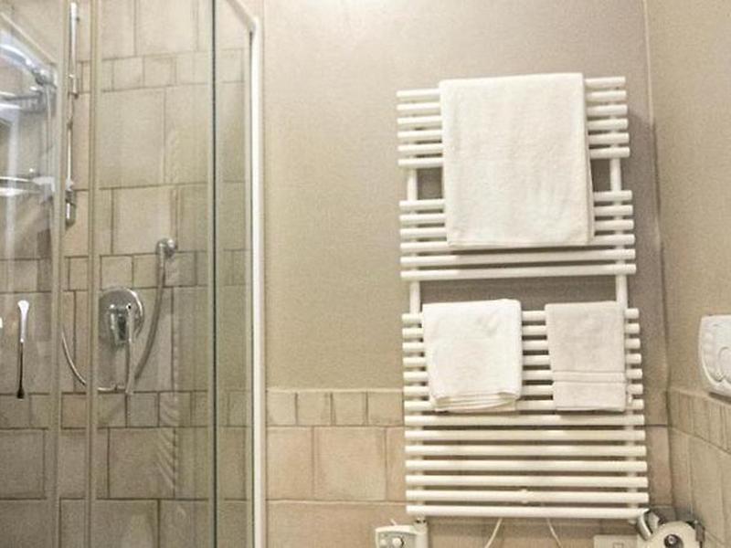 20EC1AABB53B32E2642AA146ABBABC23