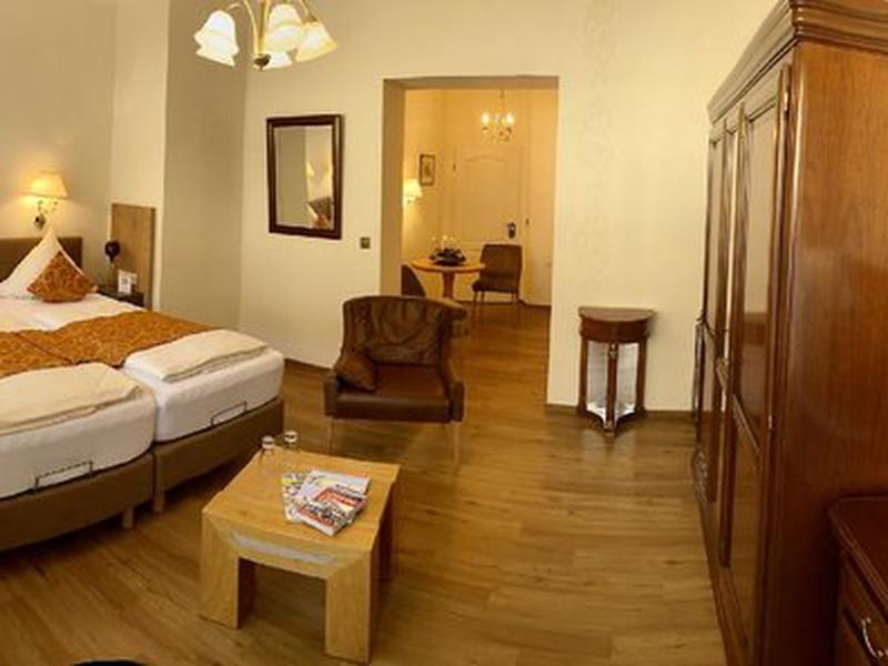 AF675E77A91C06A94D513DE6A5396D6D