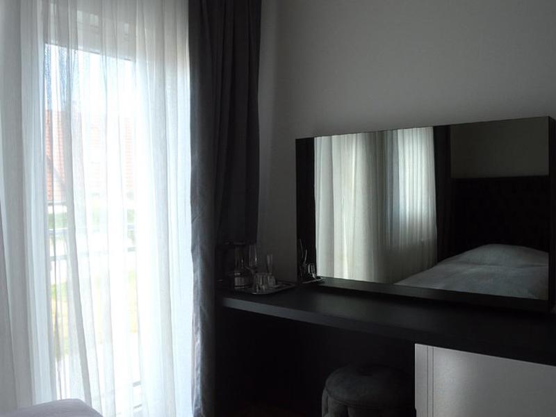 B206337F5830E9F7C99600BBF2A5B7F7