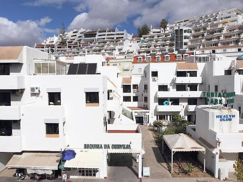 25395E3ED41B9495129D4387F4DCAED6