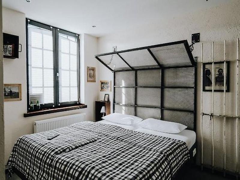 2DADC5955F185662E6B96648A27FEE4F