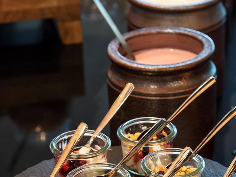 9248B219E6F413D7B08BE3EA6B979D98