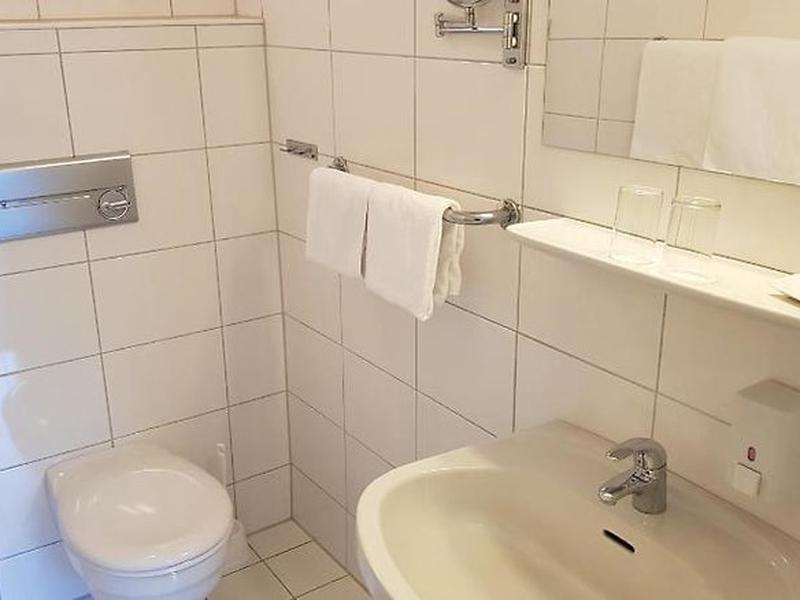 609C4BED24736503A3402FB4666F86BB