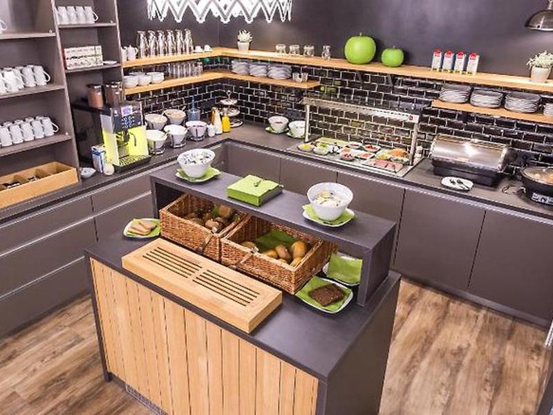 37D715789E6486703C0F3A28455EFB63